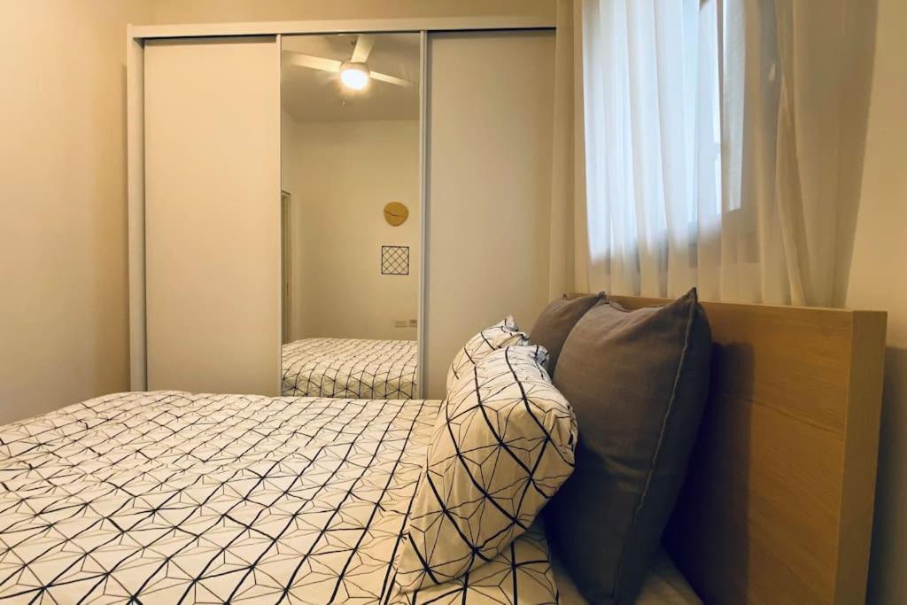 Laura Compound- Authentic 1 Bedroom Charming & Specious Tel-Aviv Extérieur photo