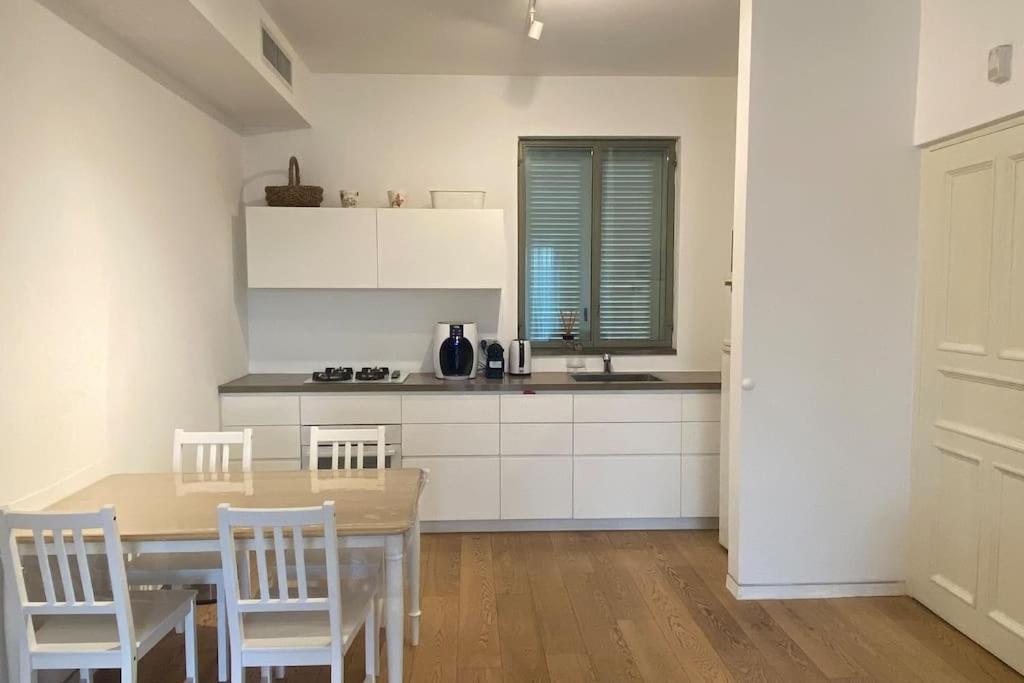 Laura Compound- Authentic 1 Bedroom Charming & Specious Tel-Aviv Extérieur photo