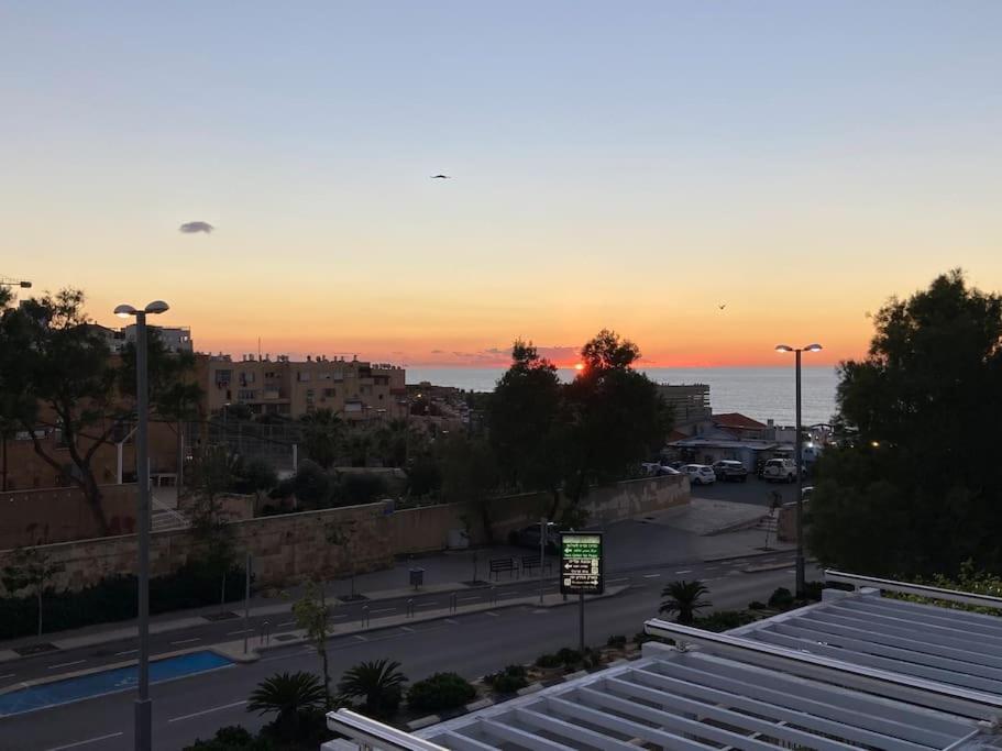 Laura Compound- Authentic 1 Bedroom Charming & Specious Tel-Aviv Extérieur photo