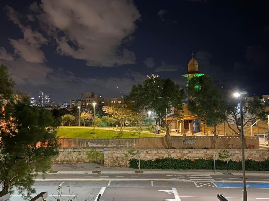 Laura Compound- Authentic 1 Bedroom Charming & Specious Tel-Aviv Extérieur photo