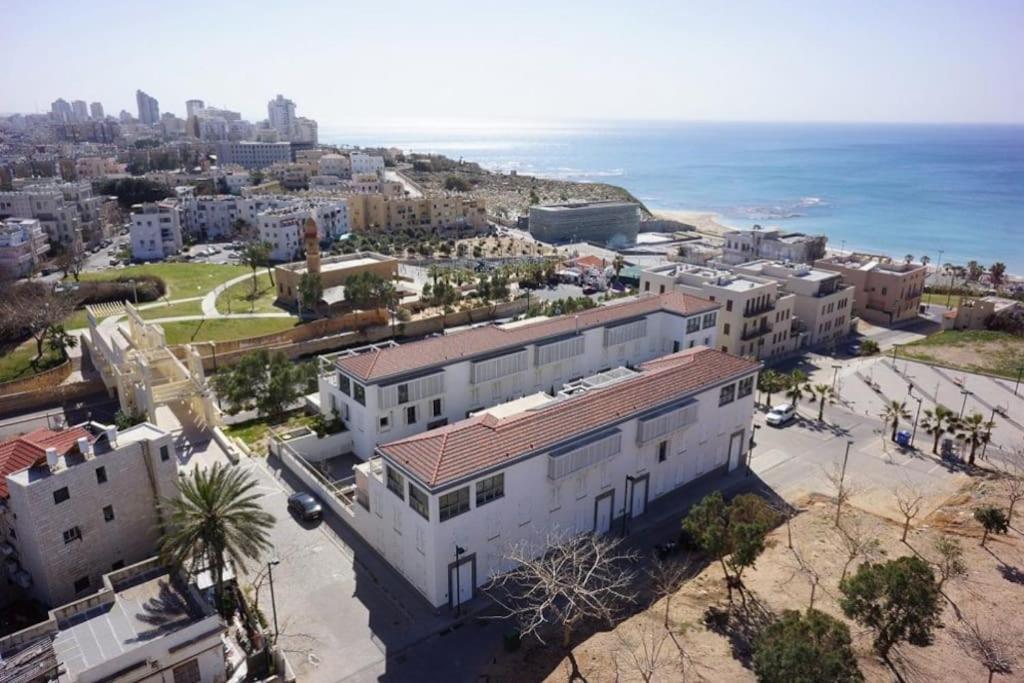 Laura Compound- Authentic 1 Bedroom Charming & Specious Tel-Aviv Extérieur photo