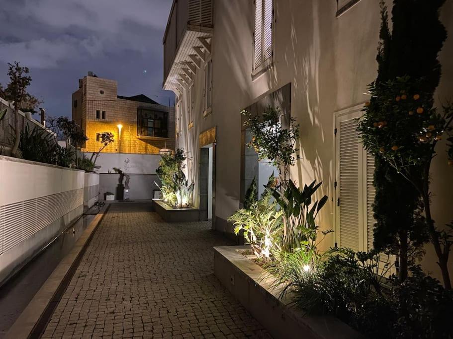 Laura Compound- Authentic 1 Bedroom Charming & Specious Tel-Aviv Extérieur photo